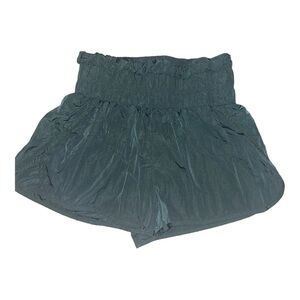Green Athletic Workout Shorts - Size M, High-Waist, Lightweight